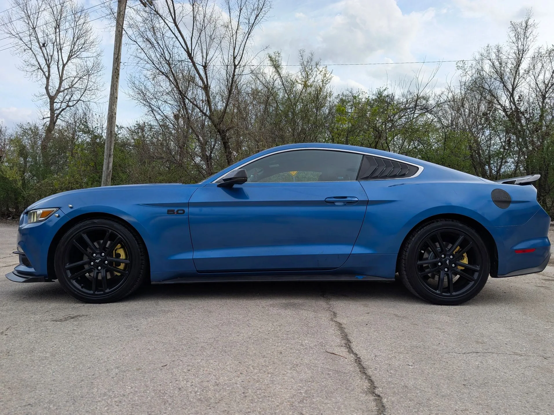 2017 Ford Mustang EcoBoost Premium Blue — view 5