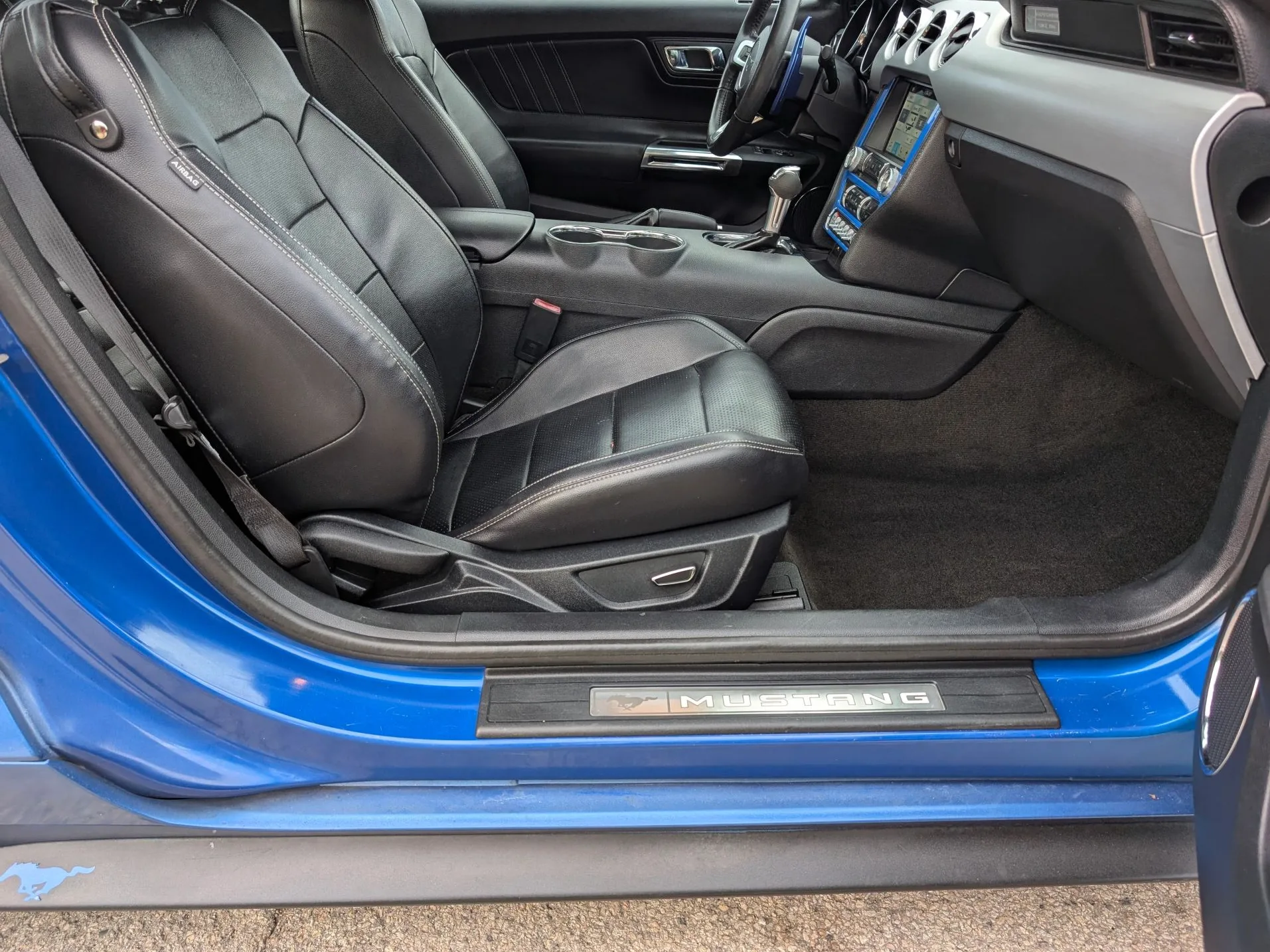 2017 Ford Mustang EcoBoost Premium Blue — view 19