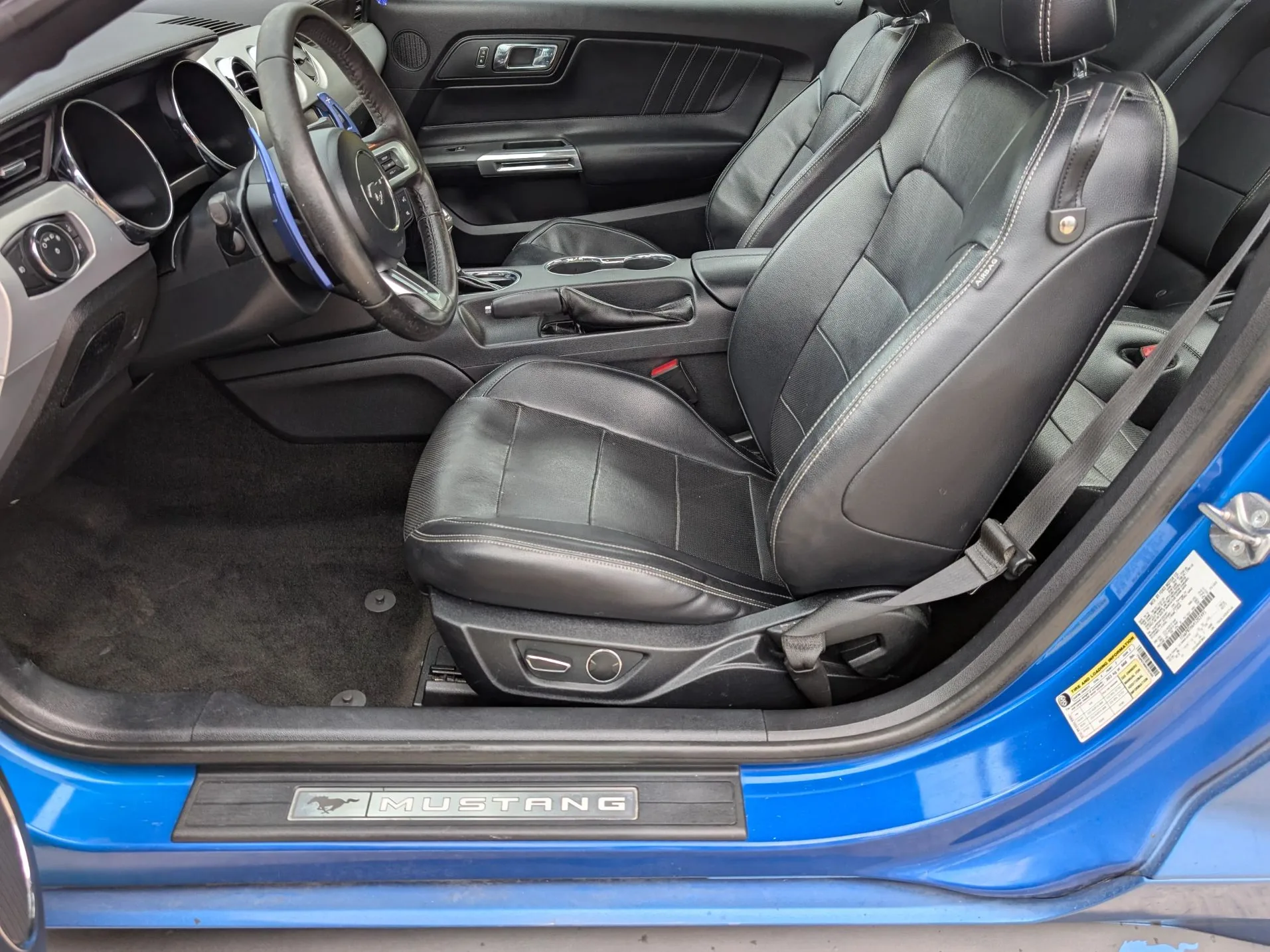 2017 Ford Mustang EcoBoost Premium Blue — view 16