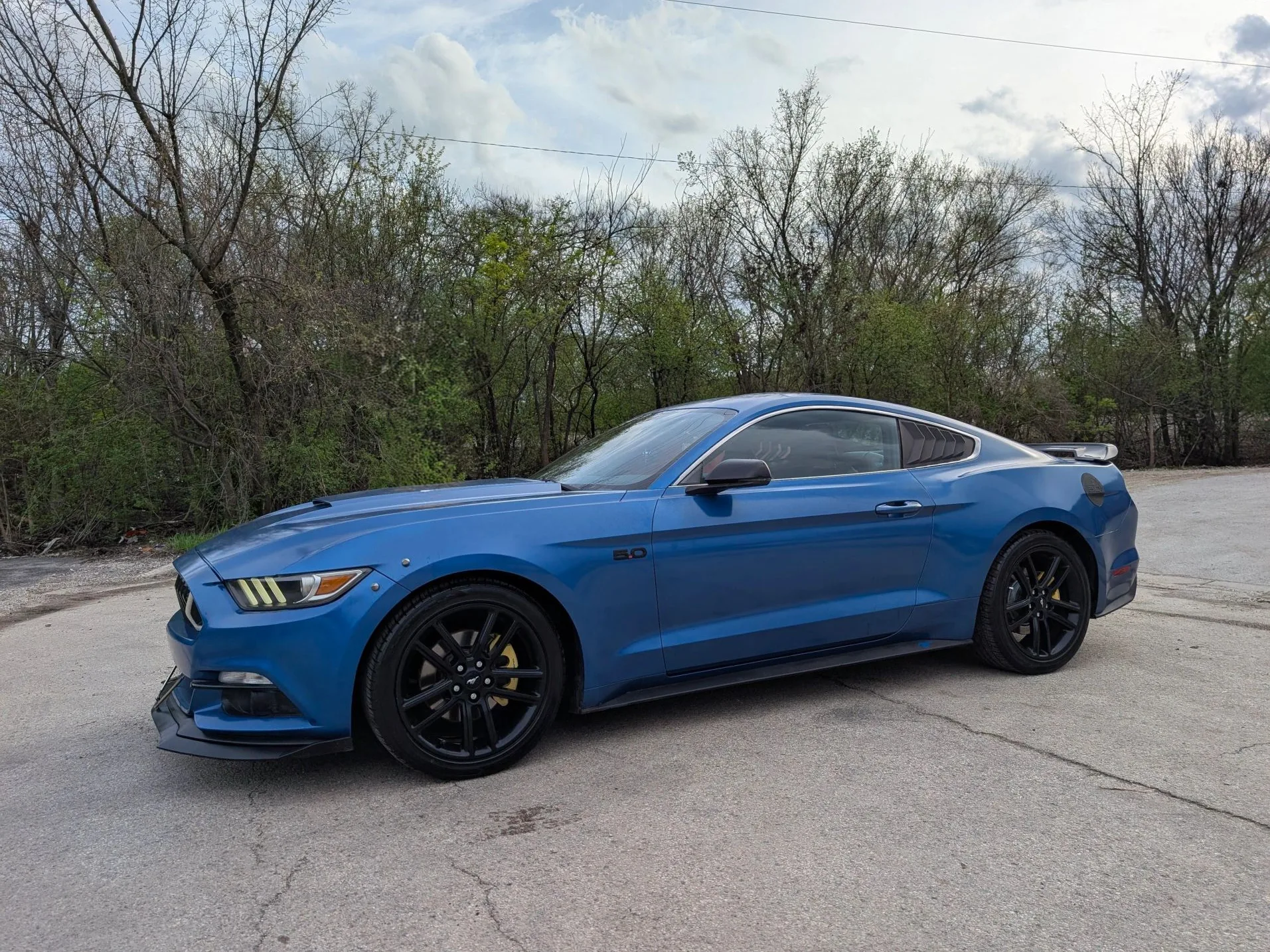 2017 Ford Mustang EcoBoost Premium Blue — view 4