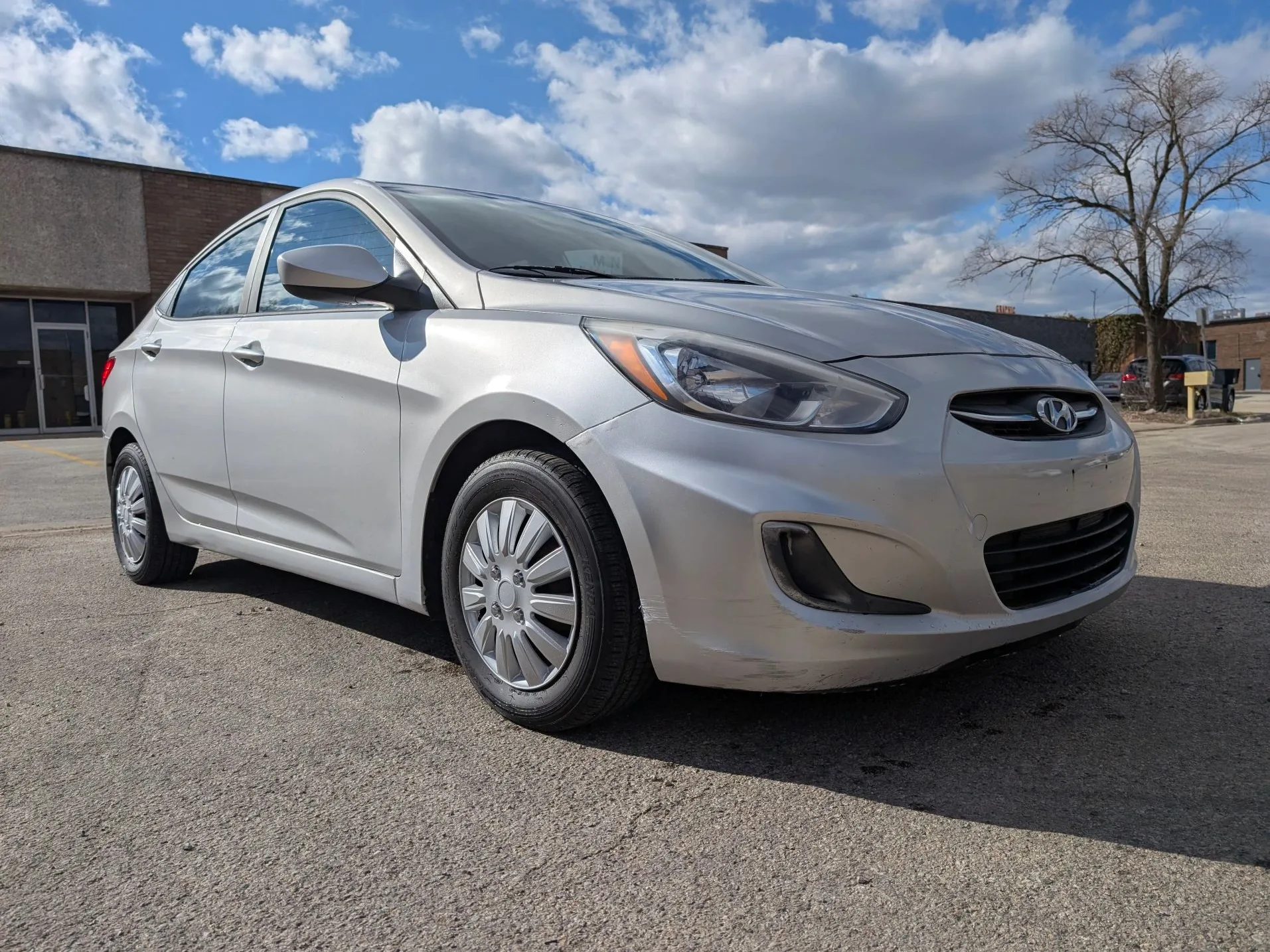 2017 Hyundai Accent SE Silver — view 3