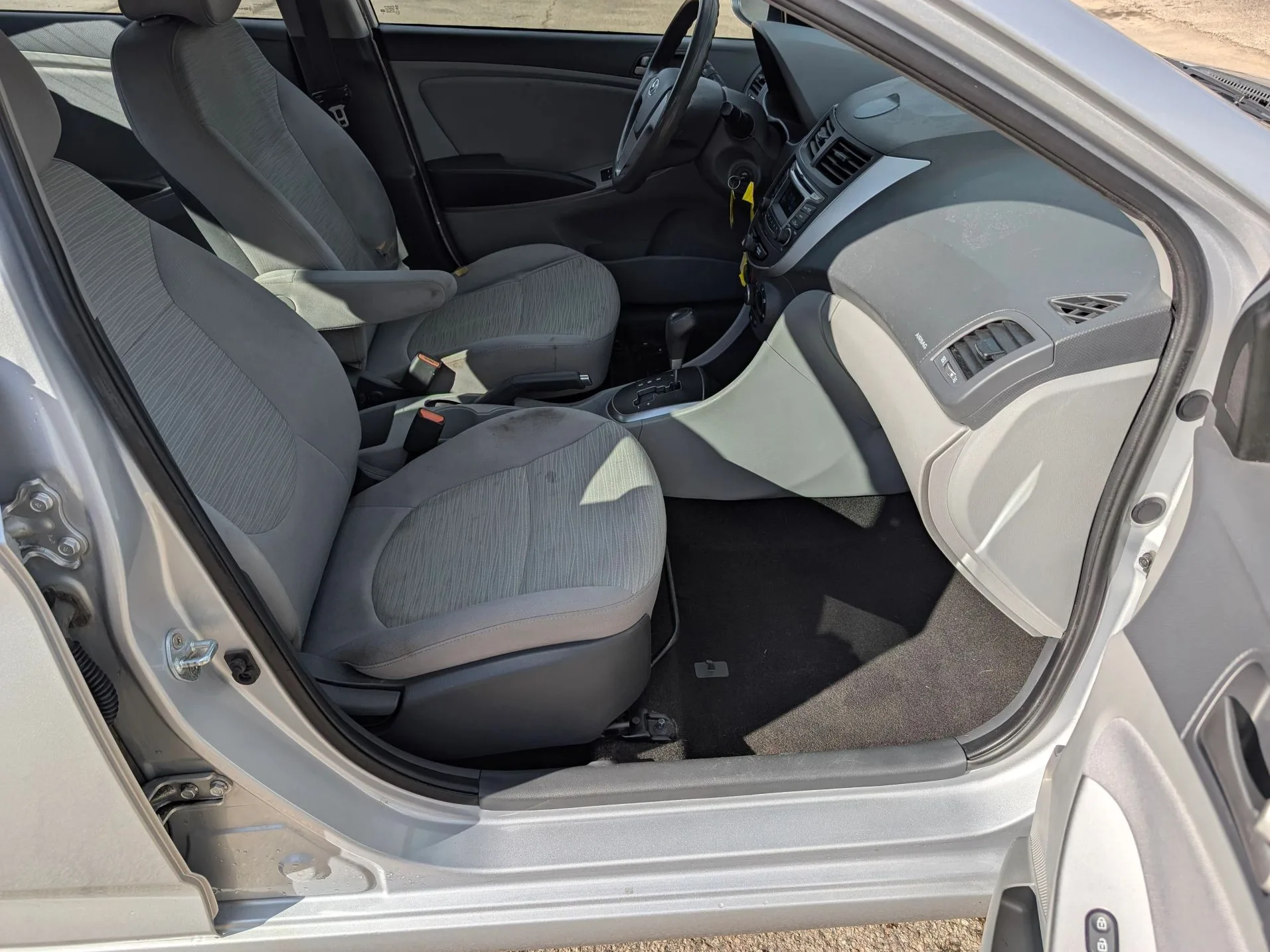 2017 Hyundai Accent SE Silver — view 18