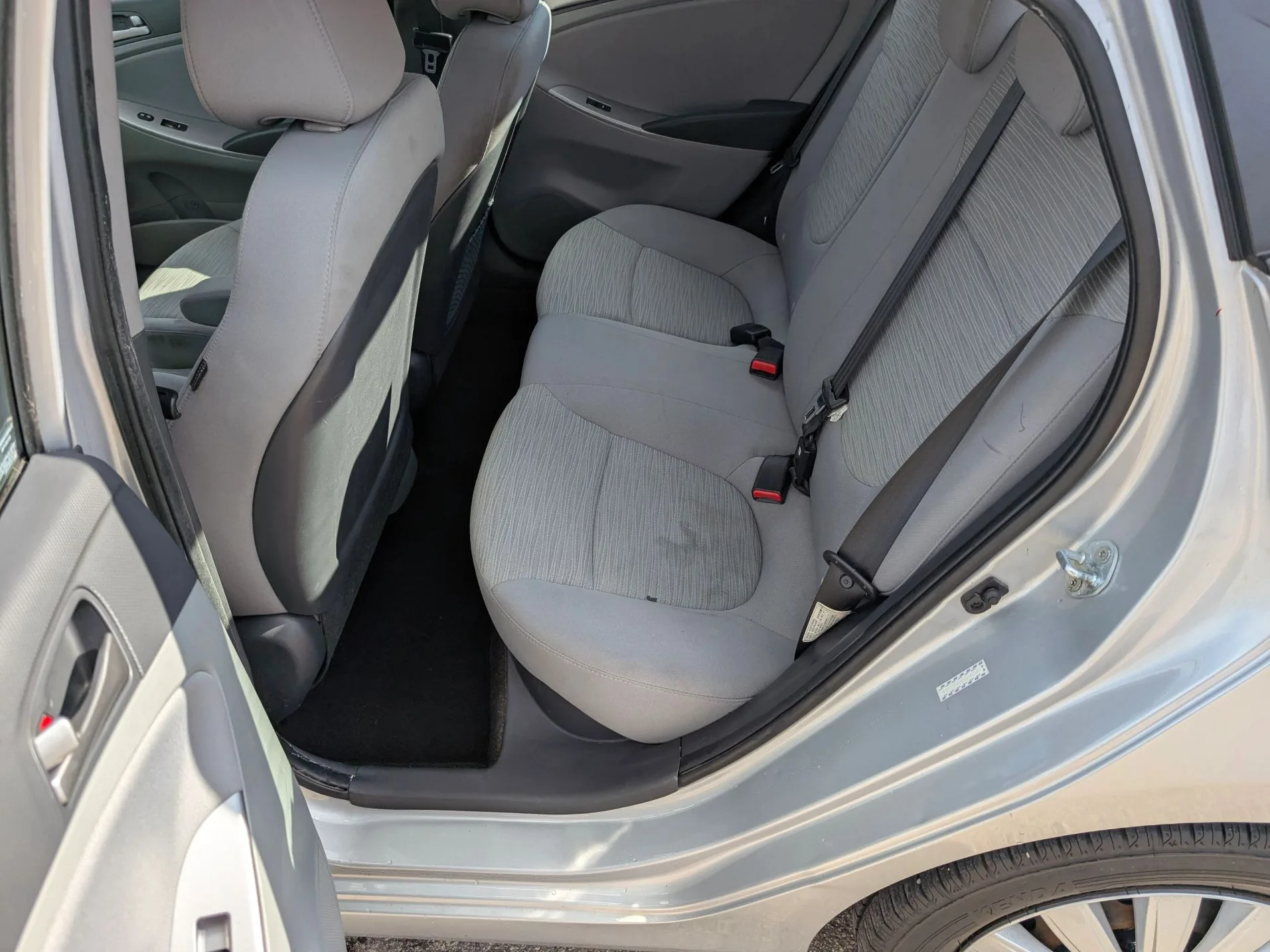 2017 Hyundai Accent SE Silver — view 15