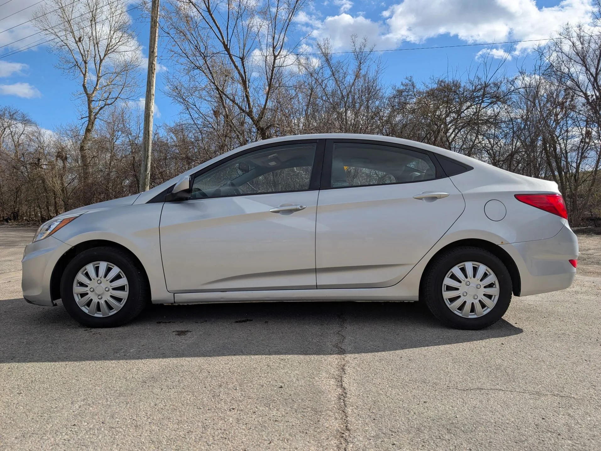 2017 Hyundai Accent SE Silver — view 10