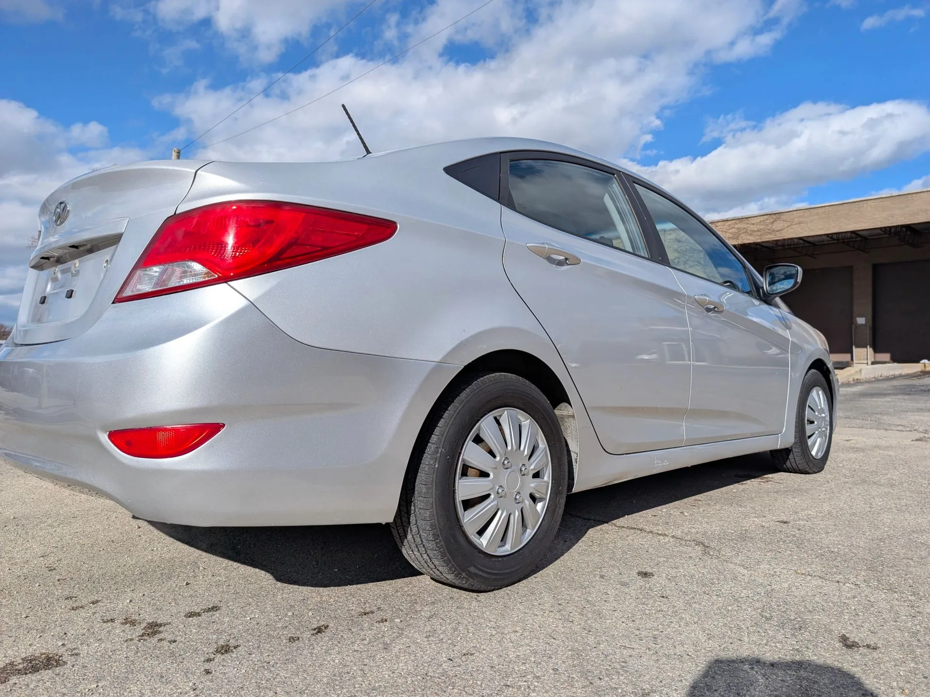 2017 Hyundai Accent SE Silver — view 5