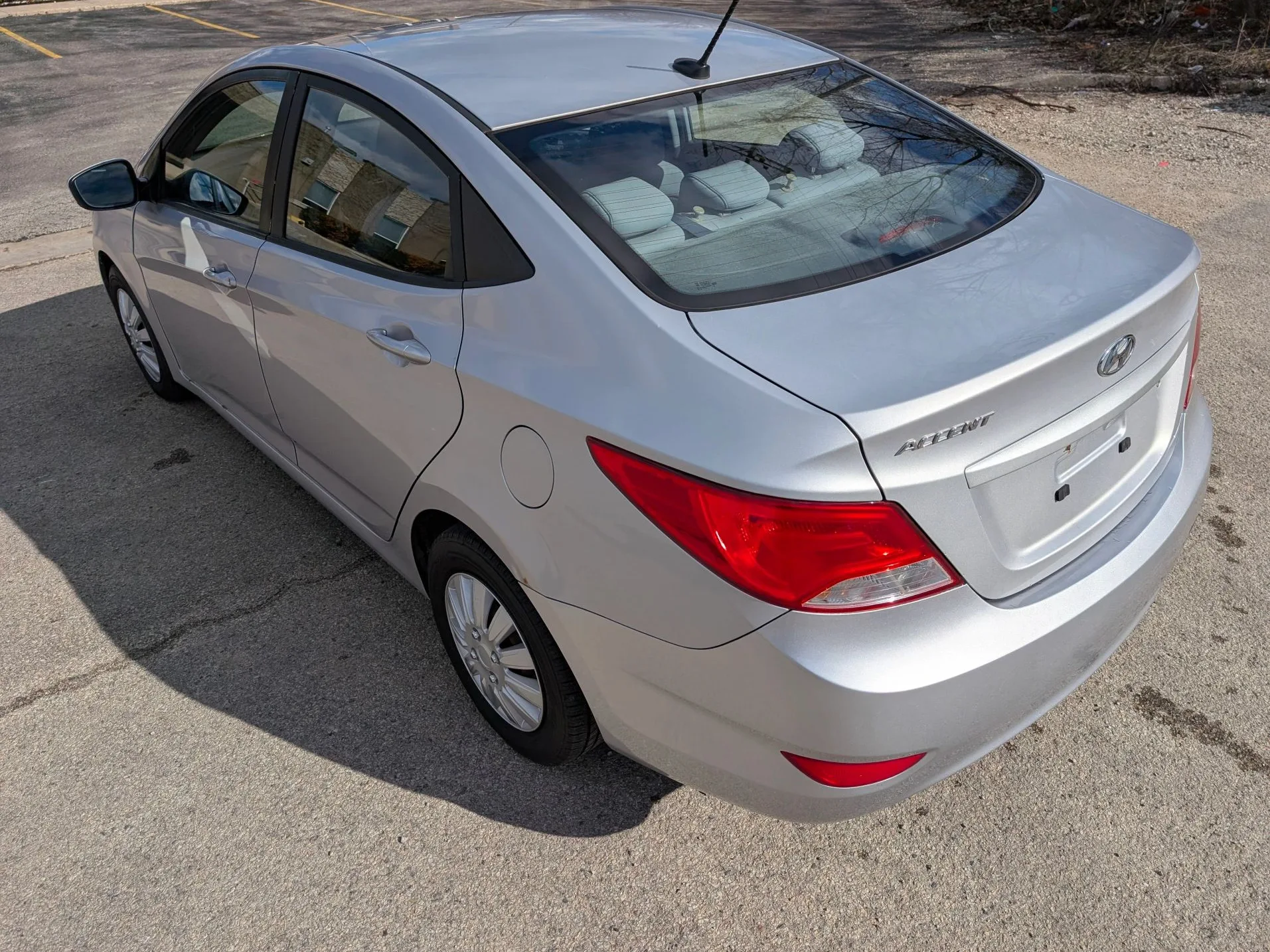 2017 Hyundai Accent SE Silver — view 6